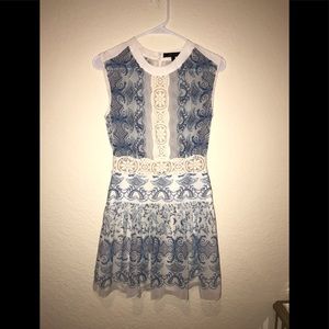 BCBGMAXAZRIA dress size 0 , fits 2.